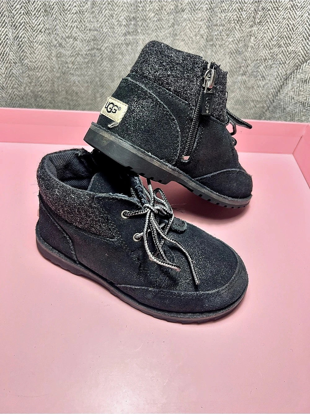 UGG Boys Orin Wool Boots 🖤
Size 11 USA | Black